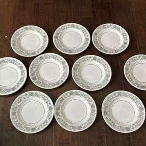 Manitou by Brindley staffordshire England EUC!  Black and white print.